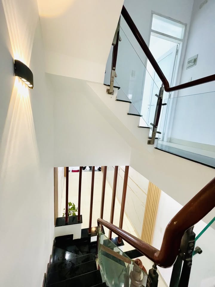 Nhà mặt tiền đường P17 phường 17, Bình Thạnh 65m² giá 9.9 tỷ - Cơ hội đầu tư hấp dẫn!