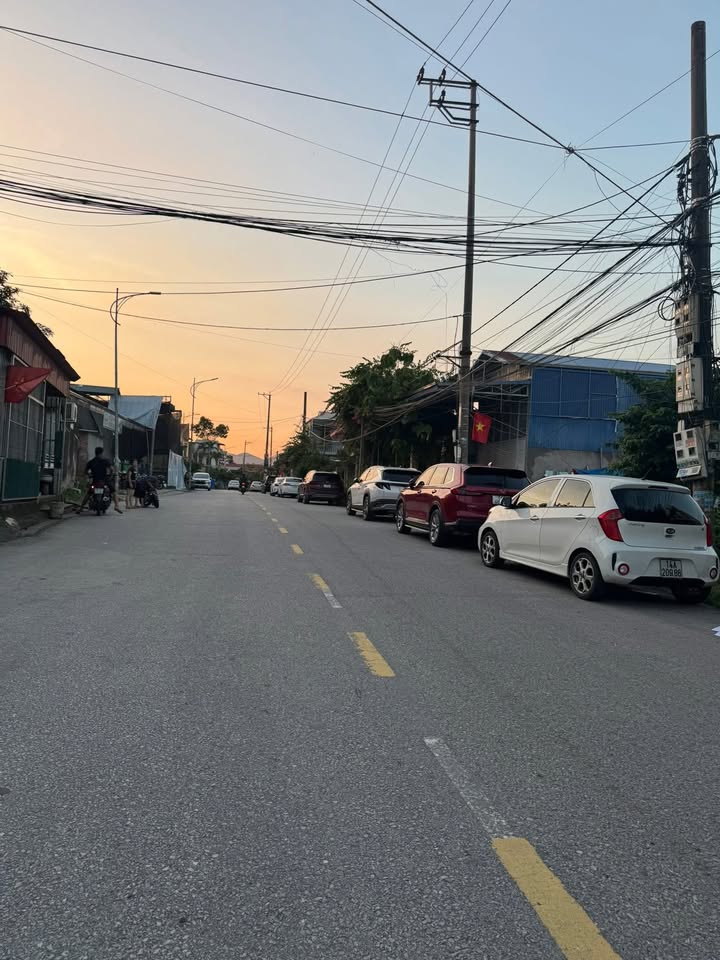 Bán nhà khu 9 Thanh Sơn, Uông Bí 105m² giá chỉ 1.6 tỷ - Nhà sạch sẽ, chỉ cần dọn vào ở!