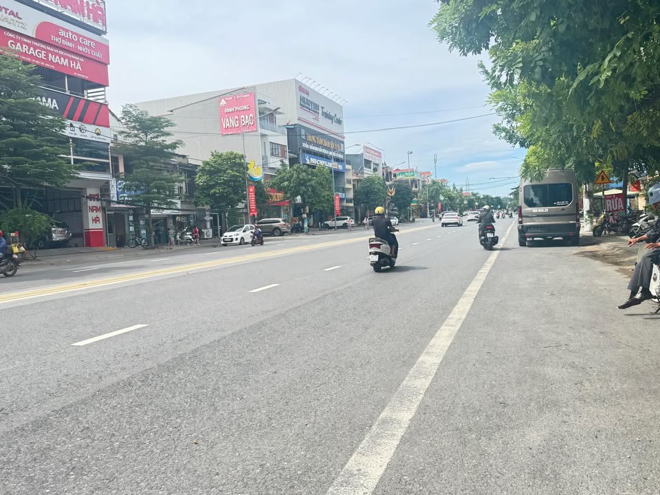 Nhà 3 tầng mặt tiền 6,4m đường Hùng Vương, 159m² - Kinh doanh sầm uất