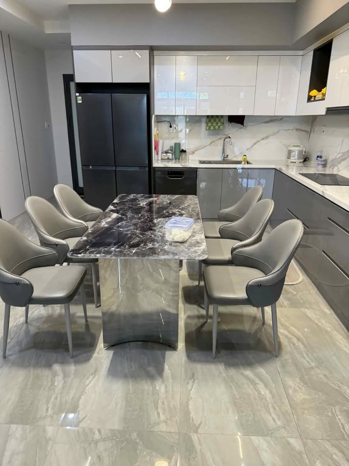 Nhà 3 tầng đường Hàng Dừa, Hoà Xuân 125m² giá 1x tỷ - Đẹp hiếm có!