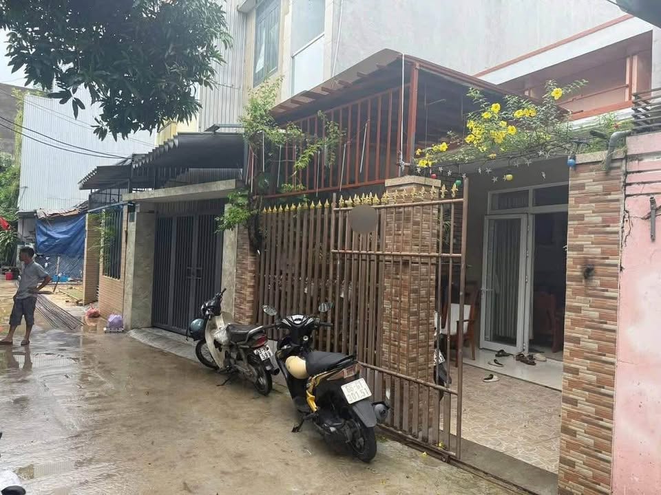 Nhà cấp 4 gác lửng đường Nguyễn Văn Huề, Đà Nẵng 90m² giá 3,9 tỷ - Thích hợp gia đình nhỏ!