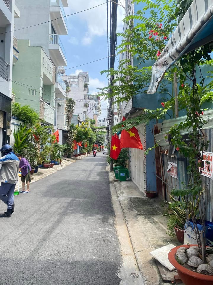 Nhà 2 tầng Lý Phục Man Quận 7 276m² giá 18 tỷ - Đầu tư sinh lời ngay!