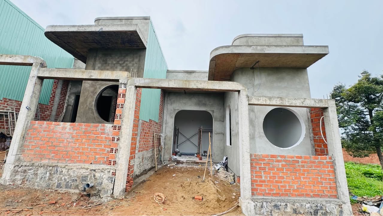 Nhà cấp 4 đường Lý Thường Kiệt, 102m² giá 1.1 tỷ - Sân ô tô rộng rãi!