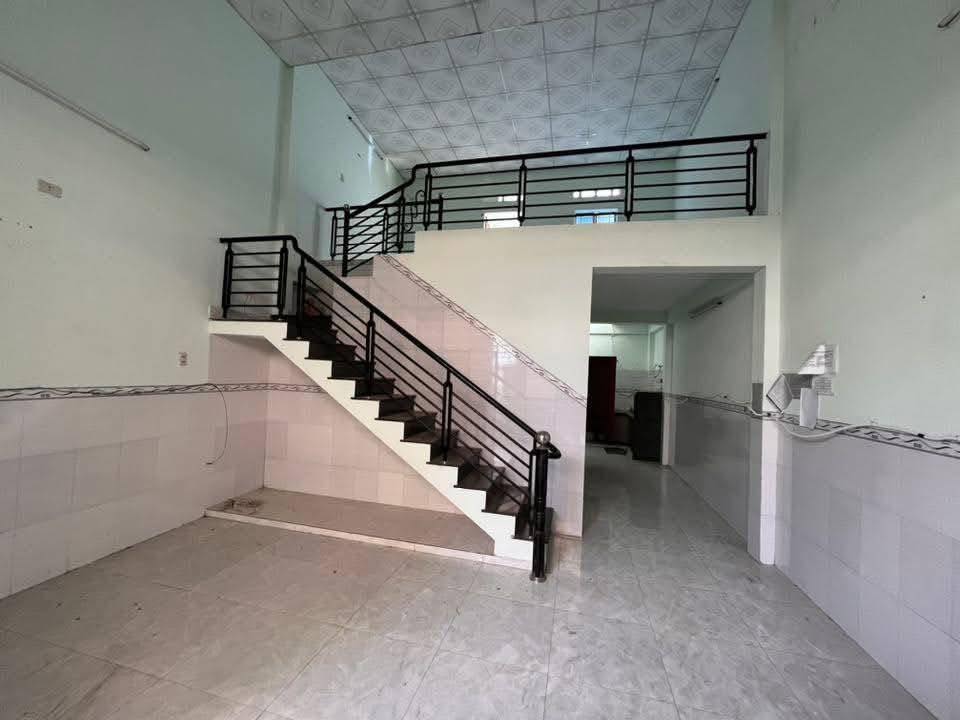 Nhà nguyên căn cho thuê tại hẻm Trần Hưng Đạo, Quy Nhơn 75m² giá 4 triệu - Gần trung tâm thành phố!