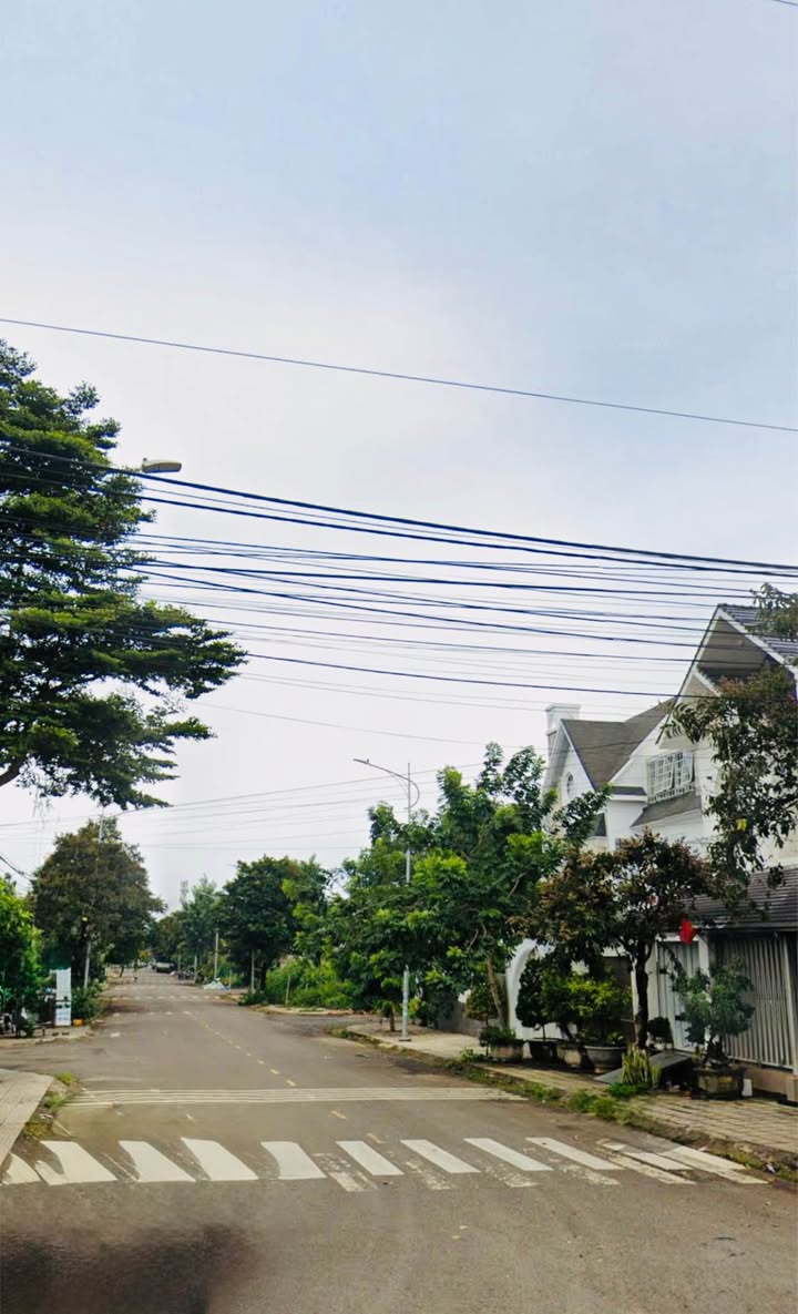 Đất nền lô góc 2 mặt tiền 200m² tại Liên Nghĩa, giá 7.3 tỷ - Cơ hội đầu tư hiếm có!