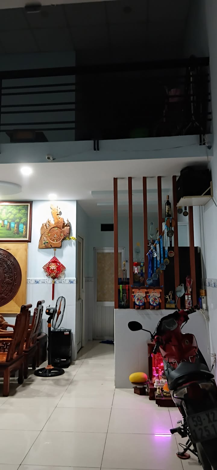 Nhà 1 trệt 1 lửng đường Tam Bình, Thủ Đức 50m² giá 2 tỷ - Sẵn sàng vào ở ngay!