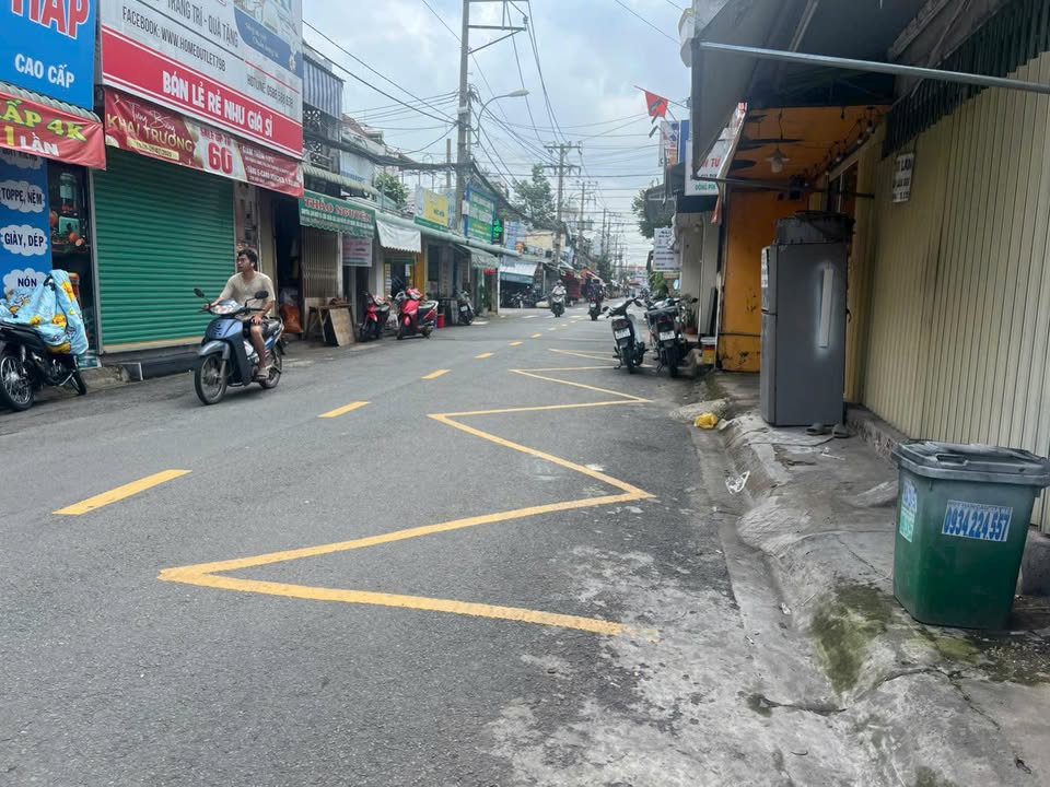 Nhà mặt tiền đường 15, Phước Bình, Q9, 22m² - Vị trí đẹp, kinh doanh sầm uất!