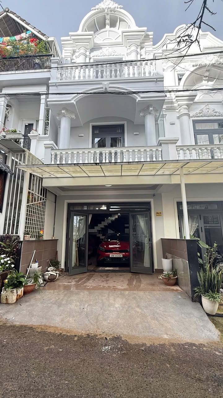 Nhà phố Đà Lạt 76m² giá 8.4 tỷ - Ô tô vào tận nhà!