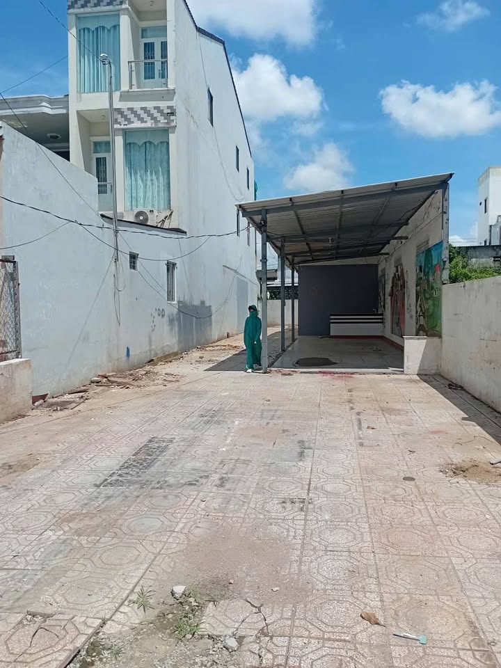 Nhà mặt tiền cho thuê tại Phường 2, Sóc Trăng 240m² - Kinh doanh thuận lợi!