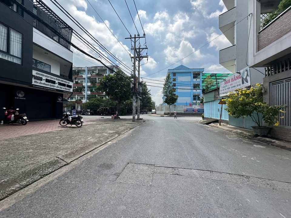 Nhà 3 tầng mặt tiền đường Bùi Minh Trực, 58m² giá 8 tỷ - Kinh doanh sầm uất!