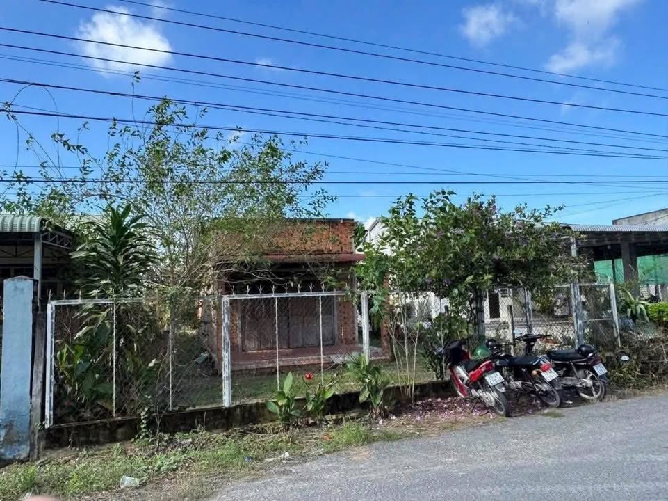 Đất mặt đường nhựa Trường Đông, Phường Long Hoa, 210m² - Giá chỉ 600 triệu VND!