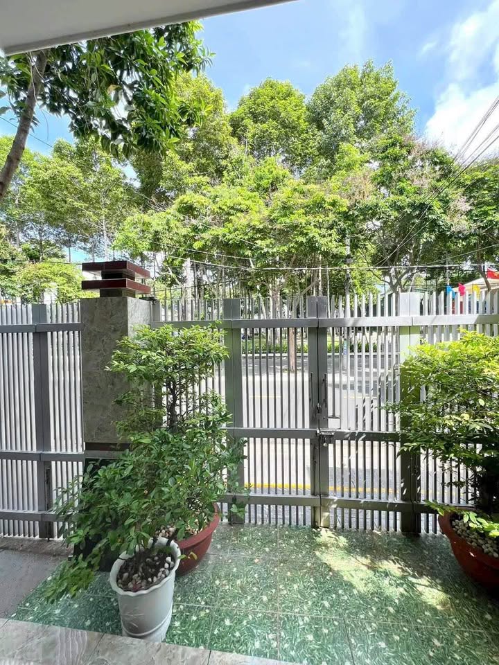 Nhà phố 1 trệt 2 lầu Nguyễn Đình Chiểu 139m² giá 10 tỷ - Thiết kế hiện đại, vị trí trung tâm