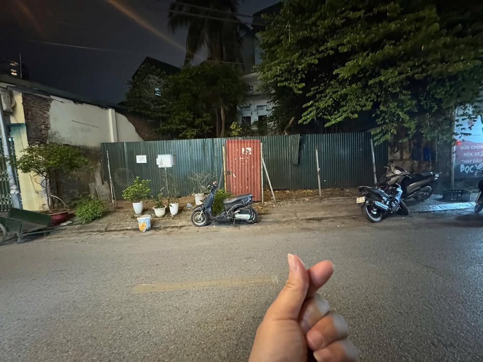 FrontHouse Chùa Quỳnh Hai Bà Trưng 209m² giá 41.8 tỷ - Bán gấp, vị trí đắc địa!