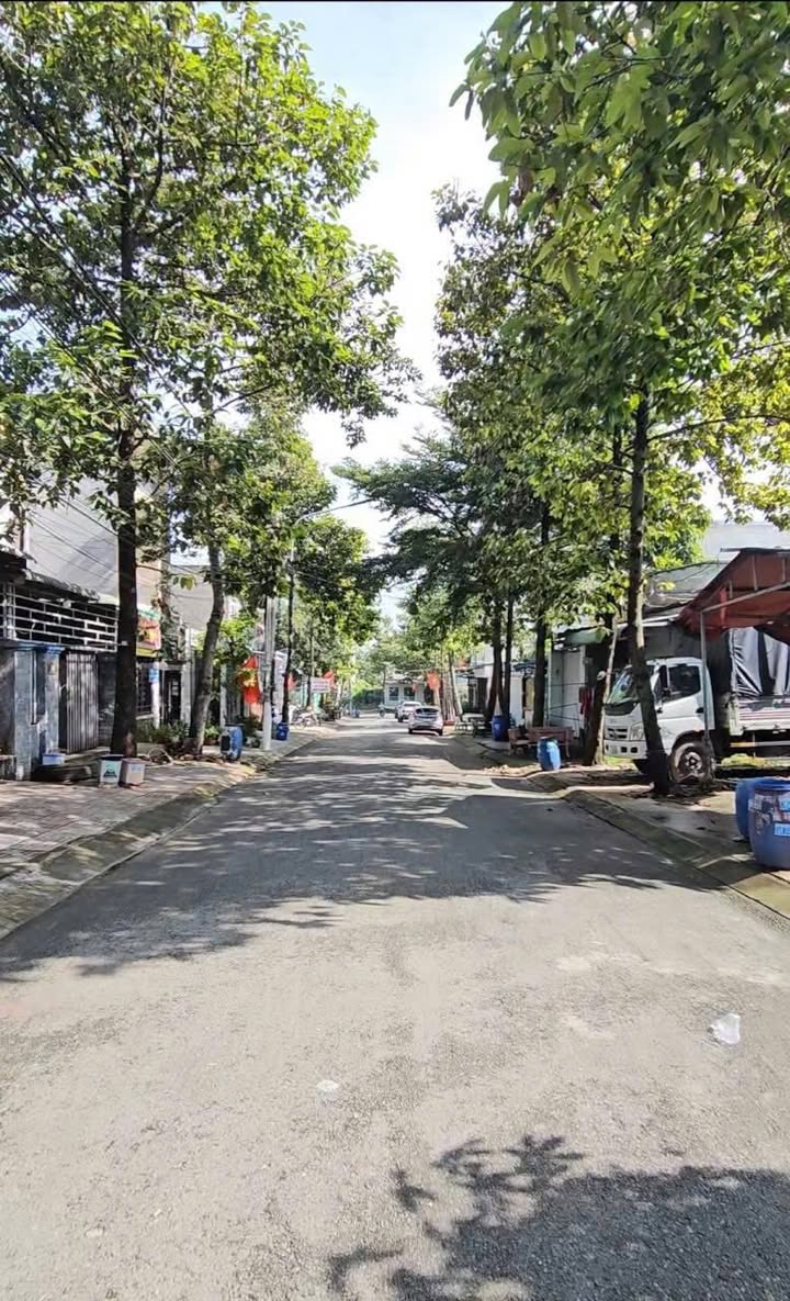 Dãy trọ KDC Biconsi Tân Bình, Dĩ An 125m² giá chỉ 4.65 tỷ - Đầu tư sinh lời ngay!