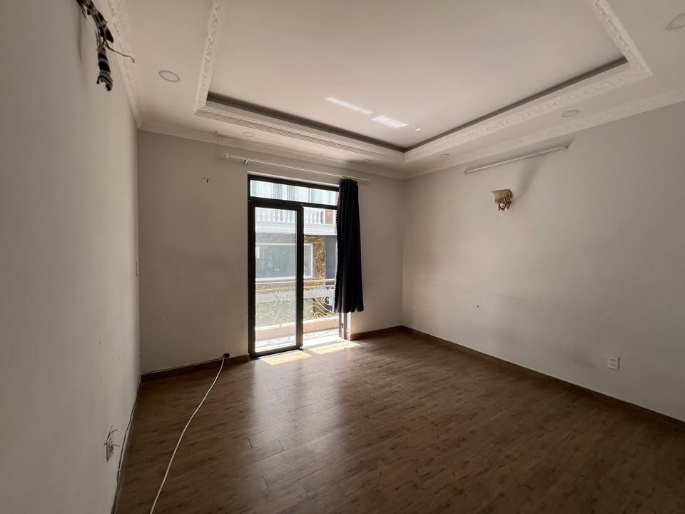 Phòng ban công cho thuê tại Hoàng Quốc Việt, Q7 - Chỉ 5 triệu/tháng!