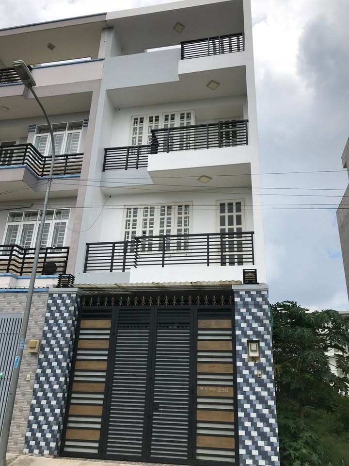 Nhà phố Dân cư Hai Thành, Tân Tạo A 80m² giá 12 tỷ - Sổ hồng chính chủ, vị trí đắc địa!