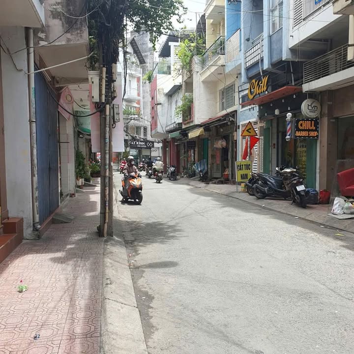 Nhà mặt tiền 161B Lạc Long Quân, Q11, 43m² giá 7.5 tỷ - Cơ hội đầu tư tuyệt vời!