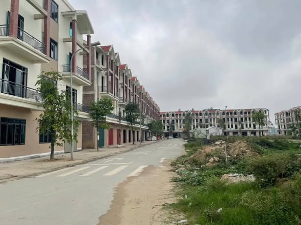 Nhà phố Vạn Phúc, Bắc Ninh 84m² giá 5.5 tỷ - Sẵn sổ hồng, hướng Tây Nam