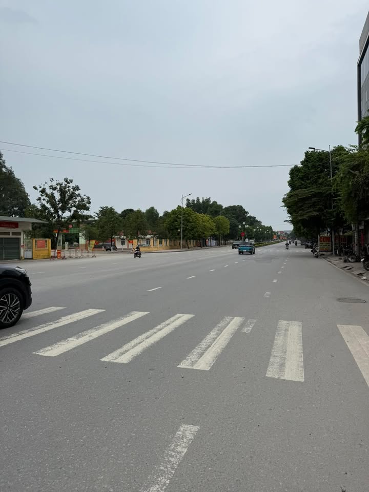 Đất nền Ba Vì 240m² giá 3 tỷ - Mặt tiền rộng, giao thông thuận lợi!