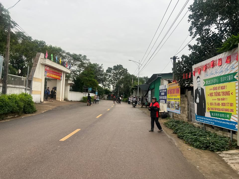 Nhà 2 tầng kiên cố tại Minh Sơn, 183m² - Vị trí đắc địa tiện ích đầy đủ!