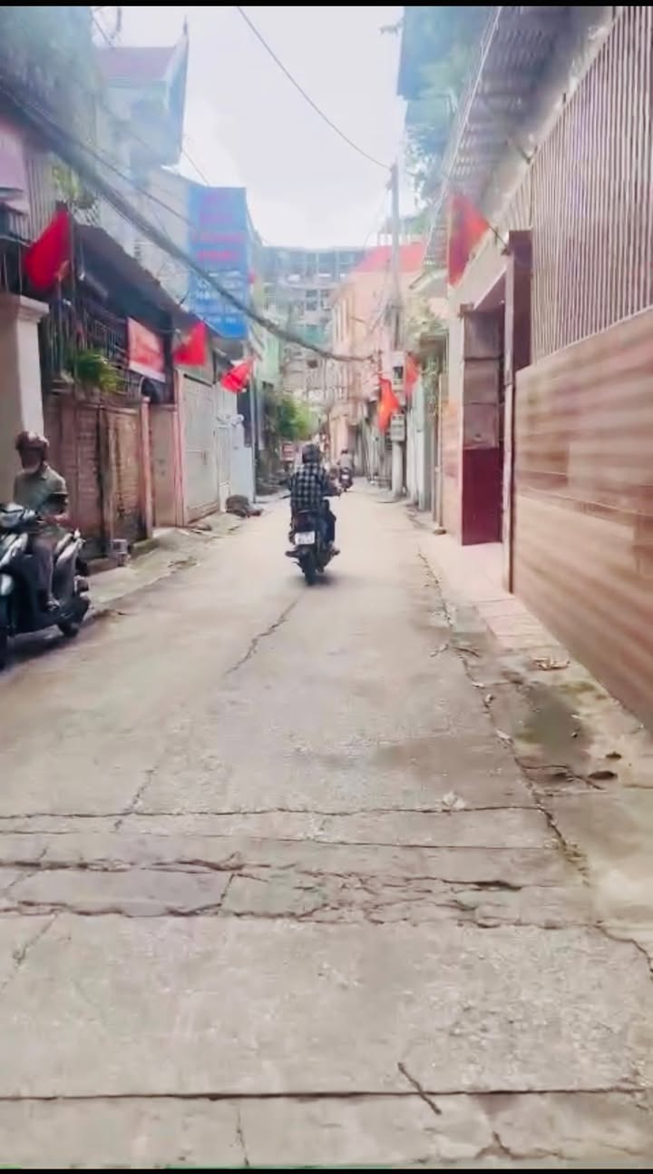 Nhà cho thuê 2 tầng tại Phường Trường Thi, Vinh 85m² giá 7 triệu - Không gian rộng rãi, phù hợp làm văn phòng!