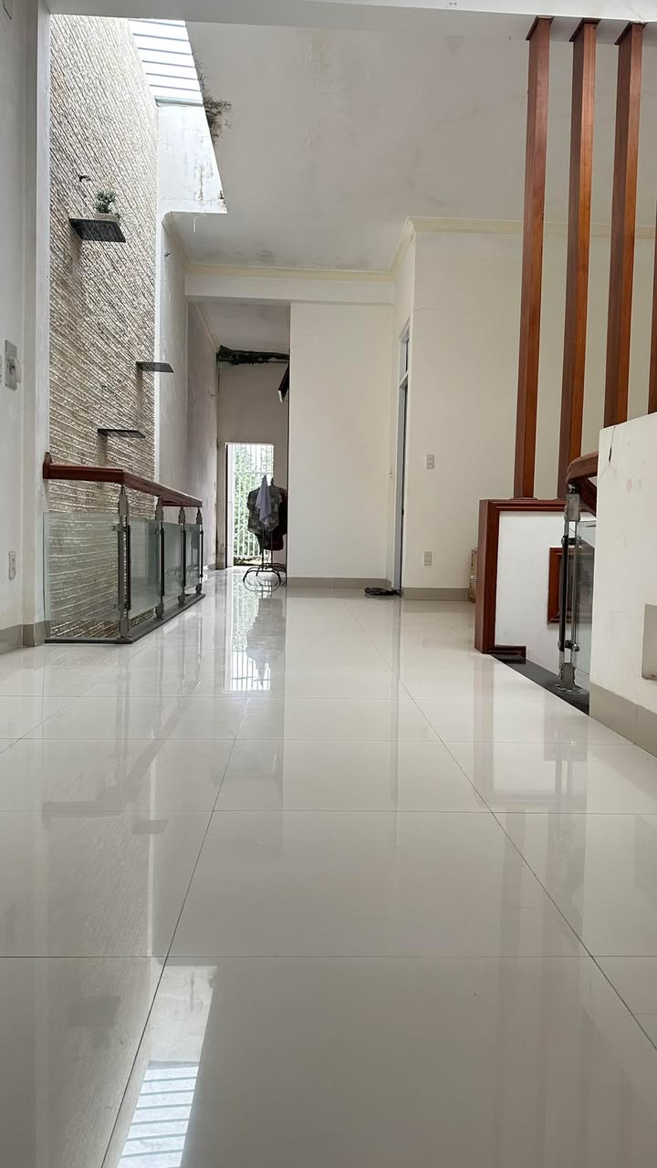 Nhà mới Tân Thạnh, Tam Kỳ 150m² giá 3 tỷ - Không ngập lụt, tiện nghi đầy đủ!