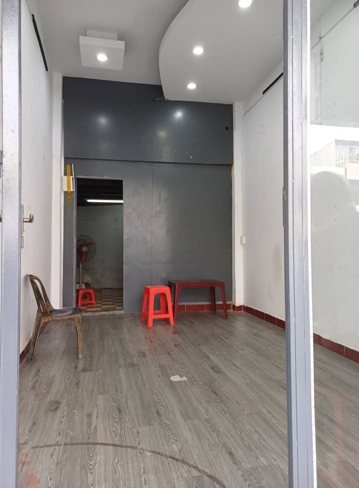 Front House cho thuê mặt tiền Lê Duẩn, Hải Châu, Đà Nẵng 27m² - Vị trí kinh doanh đắc địa!