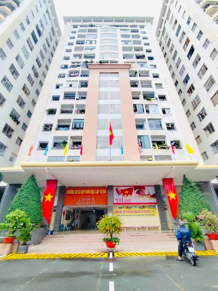 Căn hộ chung cư Ngô Gia Tự Quận 10 50m² giá 3.2 tỷ - Căn góc thoáng mát!