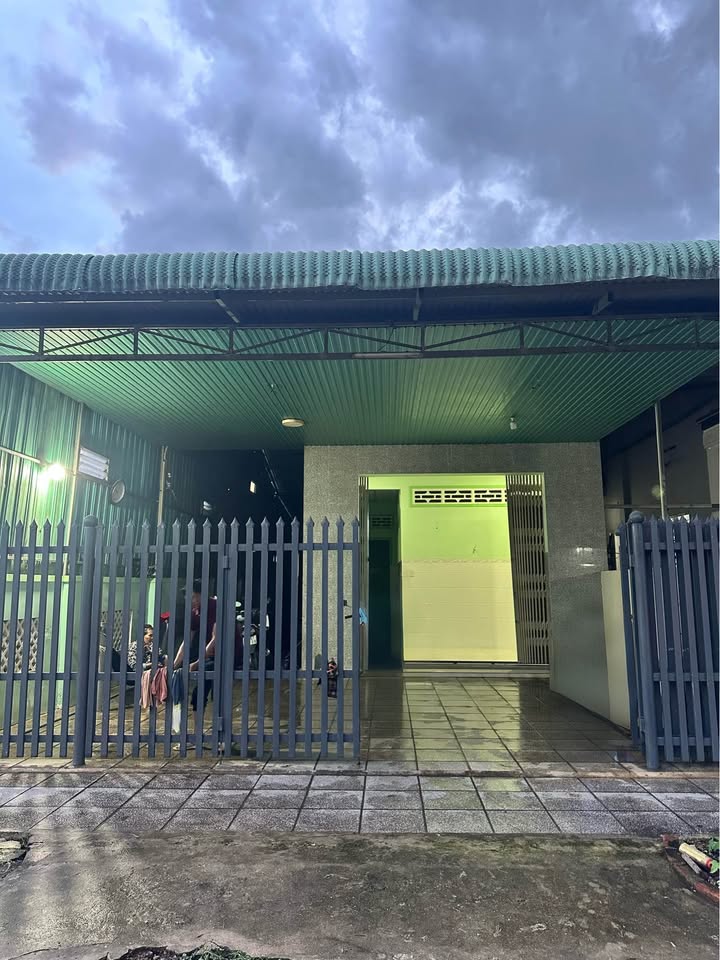 Nhà nguyên căn Hoà Thành, Tây Ninh - Khu vực an ninh, giá thỏa thuận!