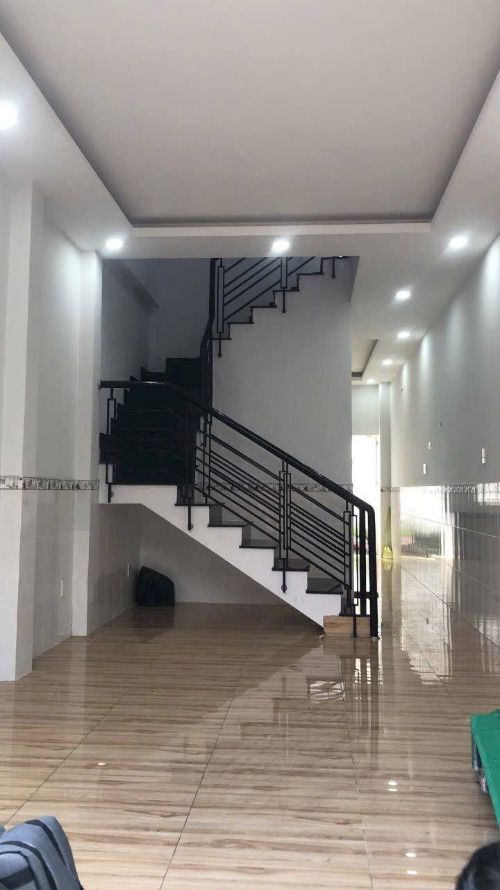Nhà cho thuê An Phú Đông, Quận 12, 64m² giá 7 triệu - Hẻm xe hơi thoải mái!