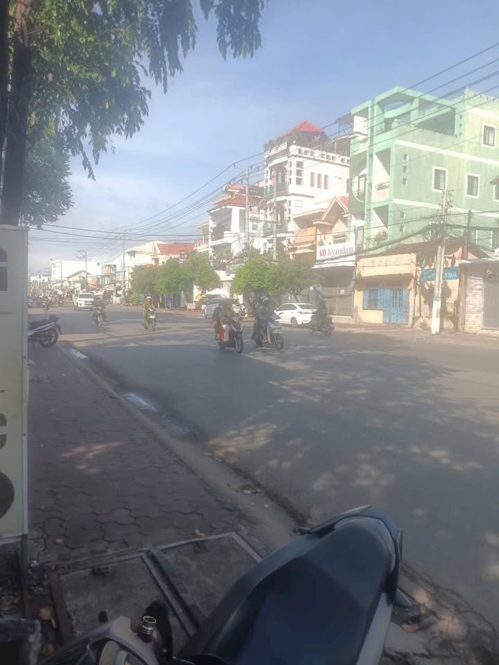 Nhà mặt tiền Trần Hưng Đạo Phan Thiết 220m² giá 8 tỷ - Cơ hội đầu tư tuyệt vời!
