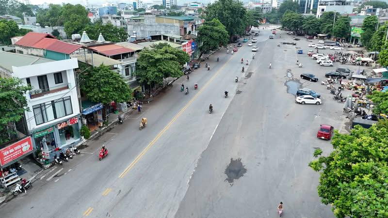 Nhà mặt phố Phạm Văn Đồng, Tuyên Quang 70m² giá 7 tỷ - Thiết kế hiện đại, sẵn sàng ở ngay!