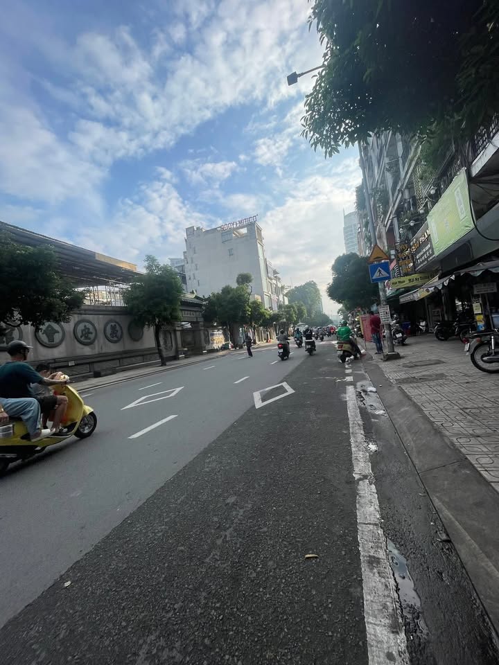 Chung cư Nguyễn Trãi Quận 5 40m² giá 2.2 tỷ - Mặt tiền đắc địa ngay chợ Tây!