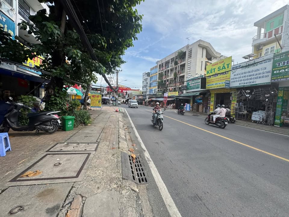 Nhà mặt tiền kinh doanh 2 tầng tại Thủ Đức - 60m² giá 20 tỷ - Tiềm năng đầu tư lớn!
