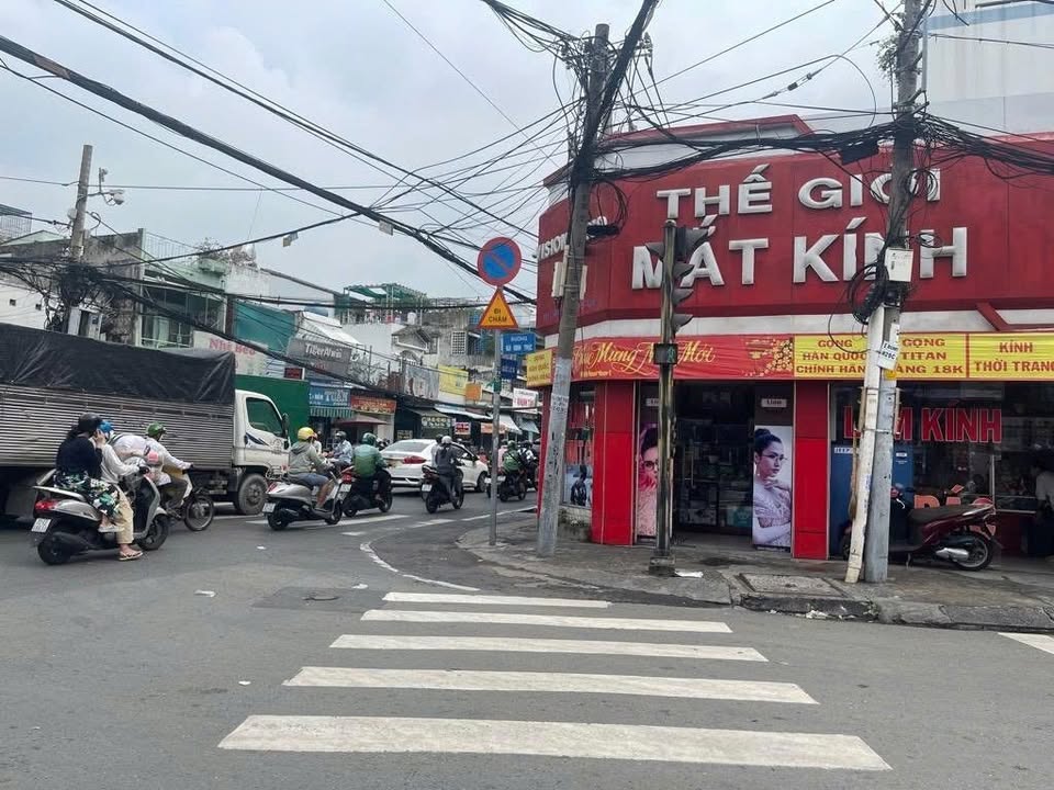 Nhà phố mặt tiền chợ Nhị Thiên Đường, Quận 8, 65m² giá 18 tỷ - Cơ hội vàng đầu tư!