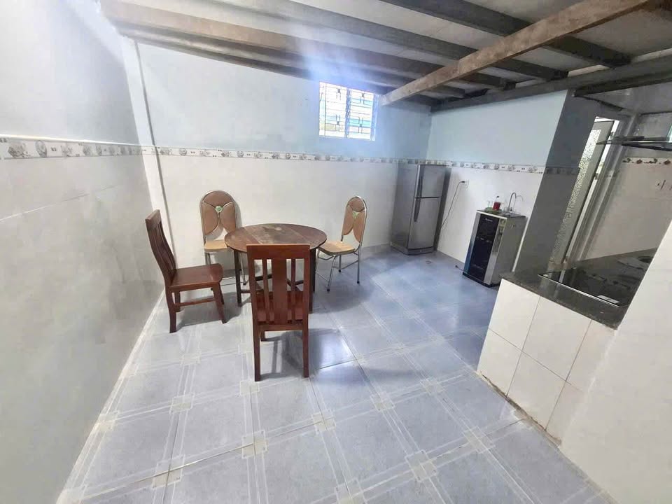 Cho thuê nhà nguyên căn Vĩnh Ngọc, Nha Trang 118m² - Đường ô tô rộng, đầy đủ nội thất!