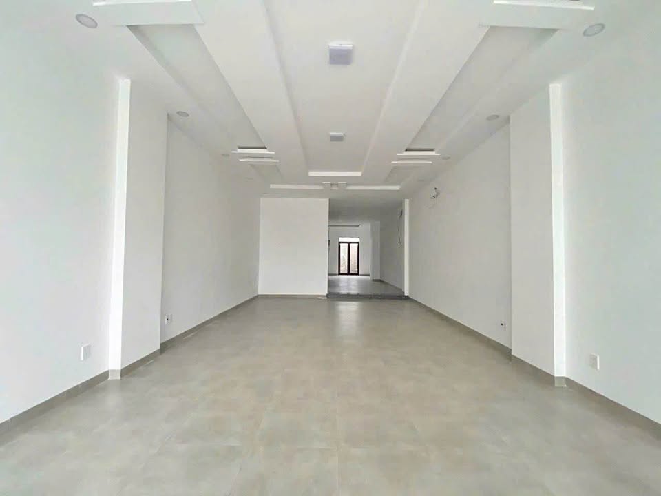 Nhà mặt tiền Thích Quảng Đức, Nha Trang 107m² giá 30 triệu - Kinh doanh sầm uất!