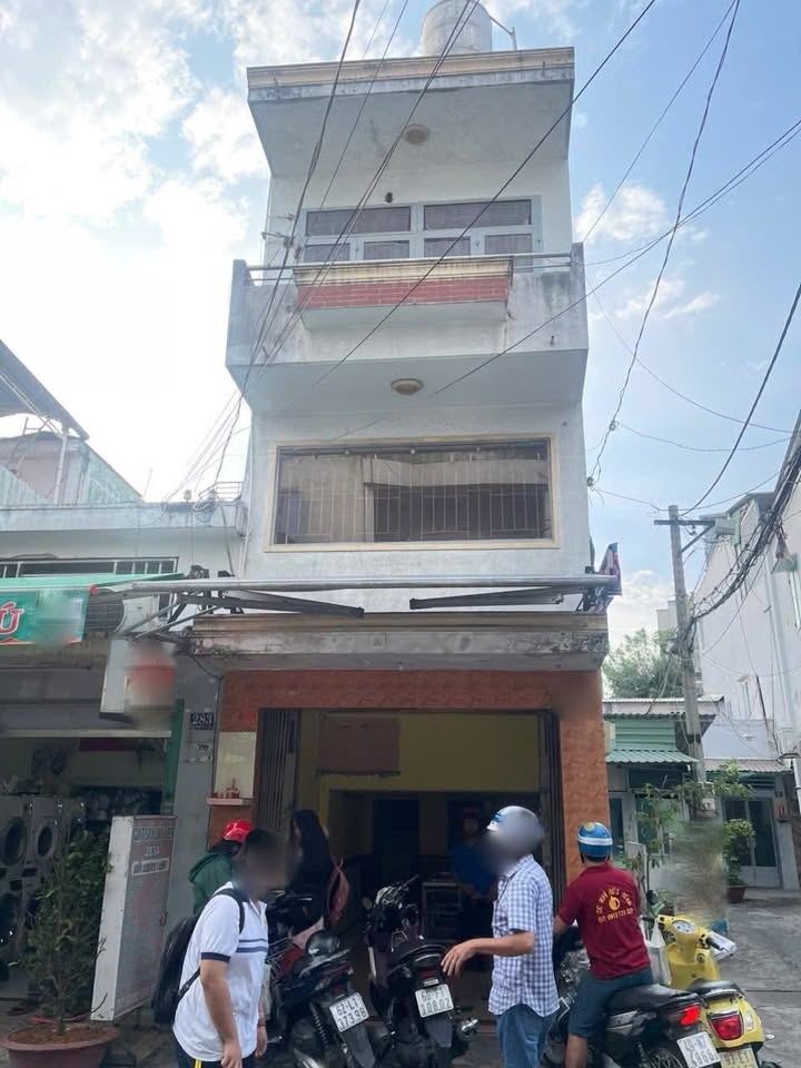 Cho thuê nguyên căn mặt tiền Thái Phiên, Quận 11, 52m² - Kinh doanh mọi ngành nghề!