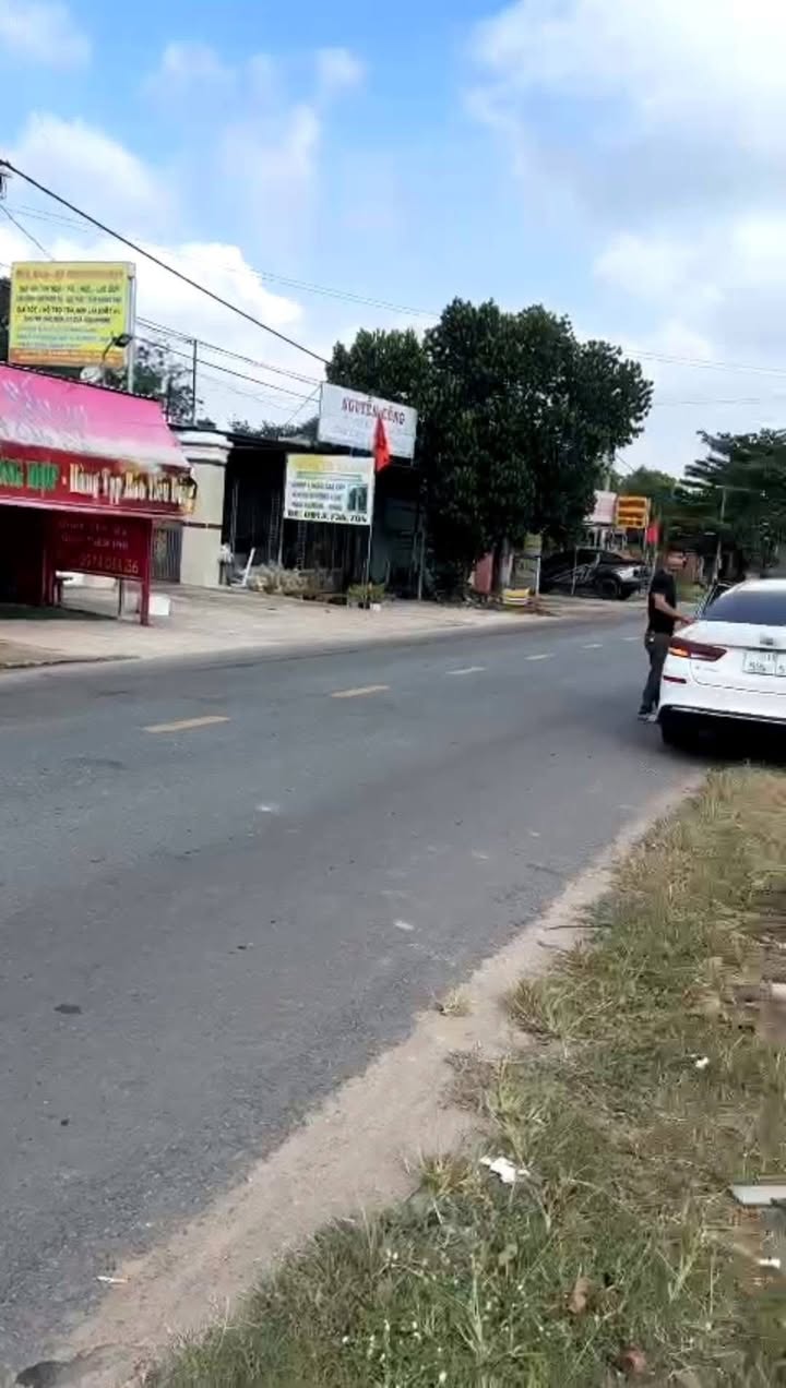 FrontHouse Tân Hưng Phú Giáo 360m² giá 3.1 tỷ - Vị trí siêu đẹp cho kinh doanh!