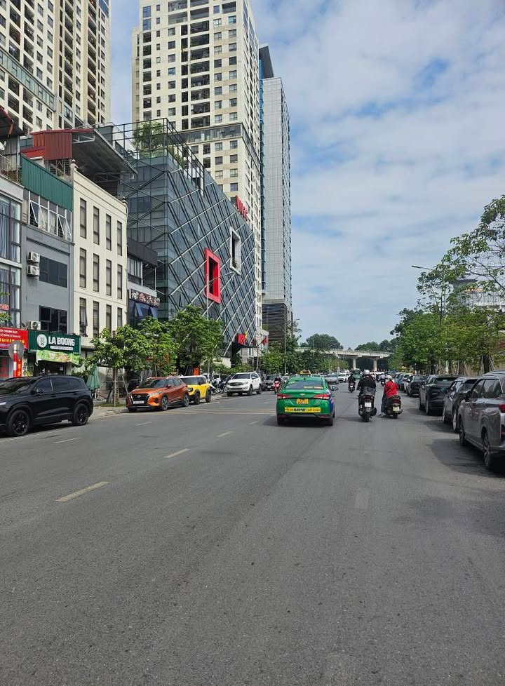 Bán nhà mặt phố Huỳnh Thúc Kháng 75m² giá 40 tỷ - Cơ hội đầu tư hấp dẫn!