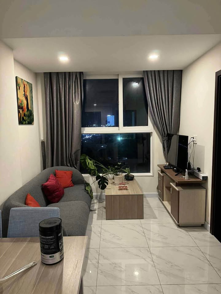 Căn hộ Luxury Residence Thuận An 60m² giá 6.5 triệu - Tầng trung thoáng mát!