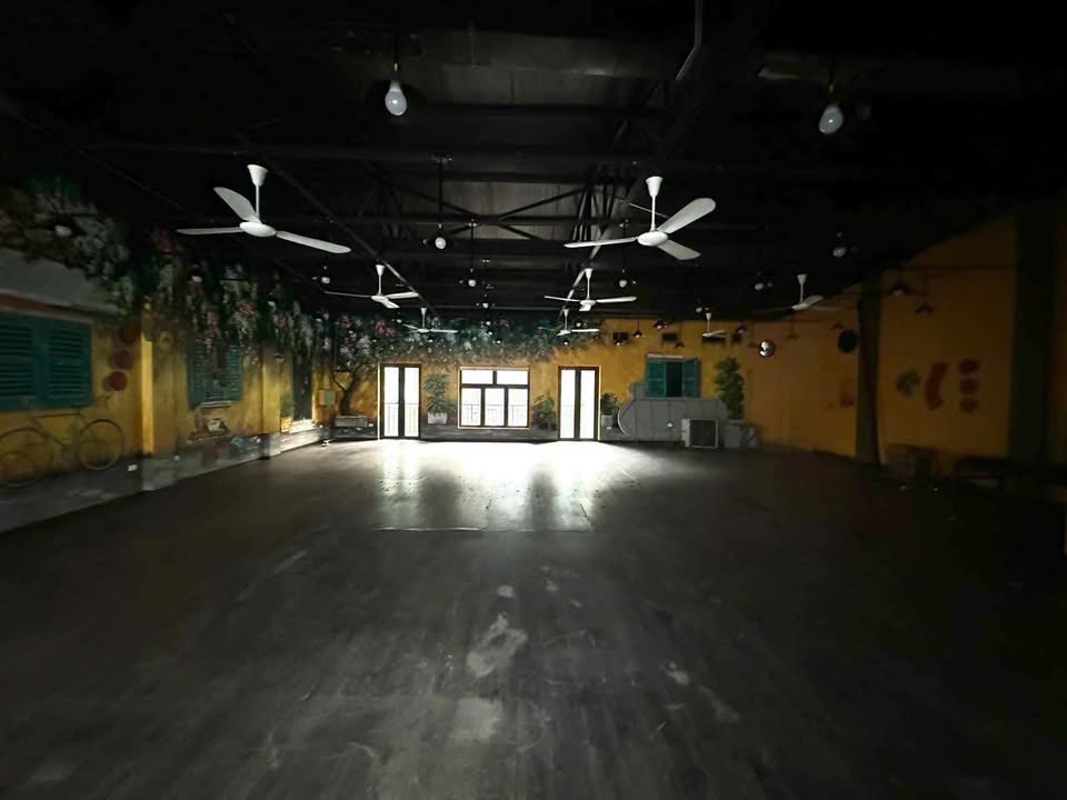 Nhà 2 tầng cho thuê tại phường Kinh Bắc 200m² - Mặt tiền 13m, kinh doanh sầm uất!