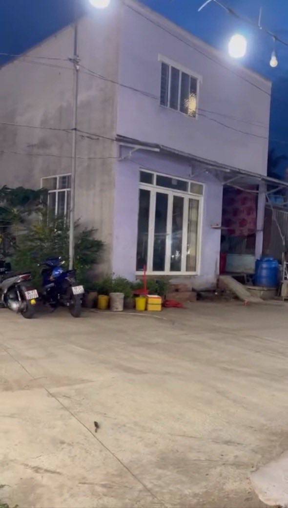 Nhà mặt tiền Đại lộ Đông Tây Bến Tre 100m² giá 3.5 tỷ - Cơ hội đầu tư tốt!