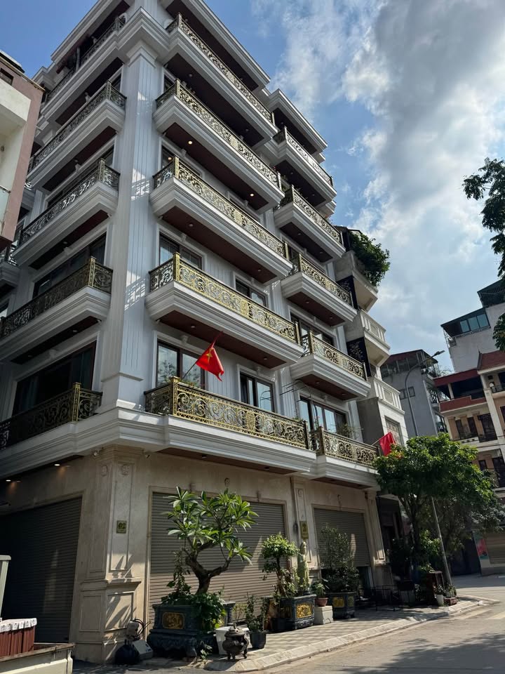 FrontHouse Cầu Giấy 130m² giá 80 tỷ - Mặt phố Trần Quốc Vượng, cơ hội đầu tư tuyệt vời!