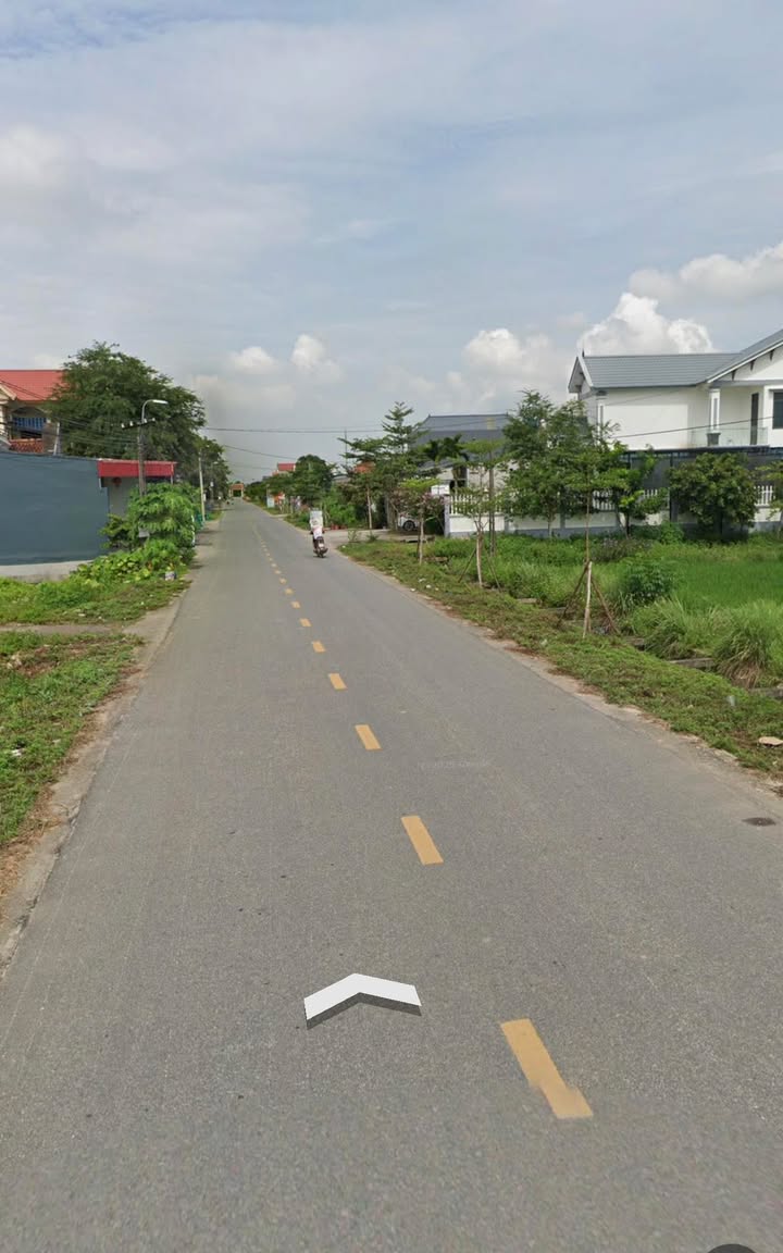 Đất nền Quảng Long 180m² giá thỏa thuận - Đường nhựa 30m thuận tiện!