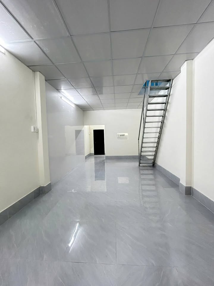 Nhà cho thuê hẻm 3/2, quận Ninh Kiều, 80m² chỉ 4 triệu - Tiện ích đầy đủ!