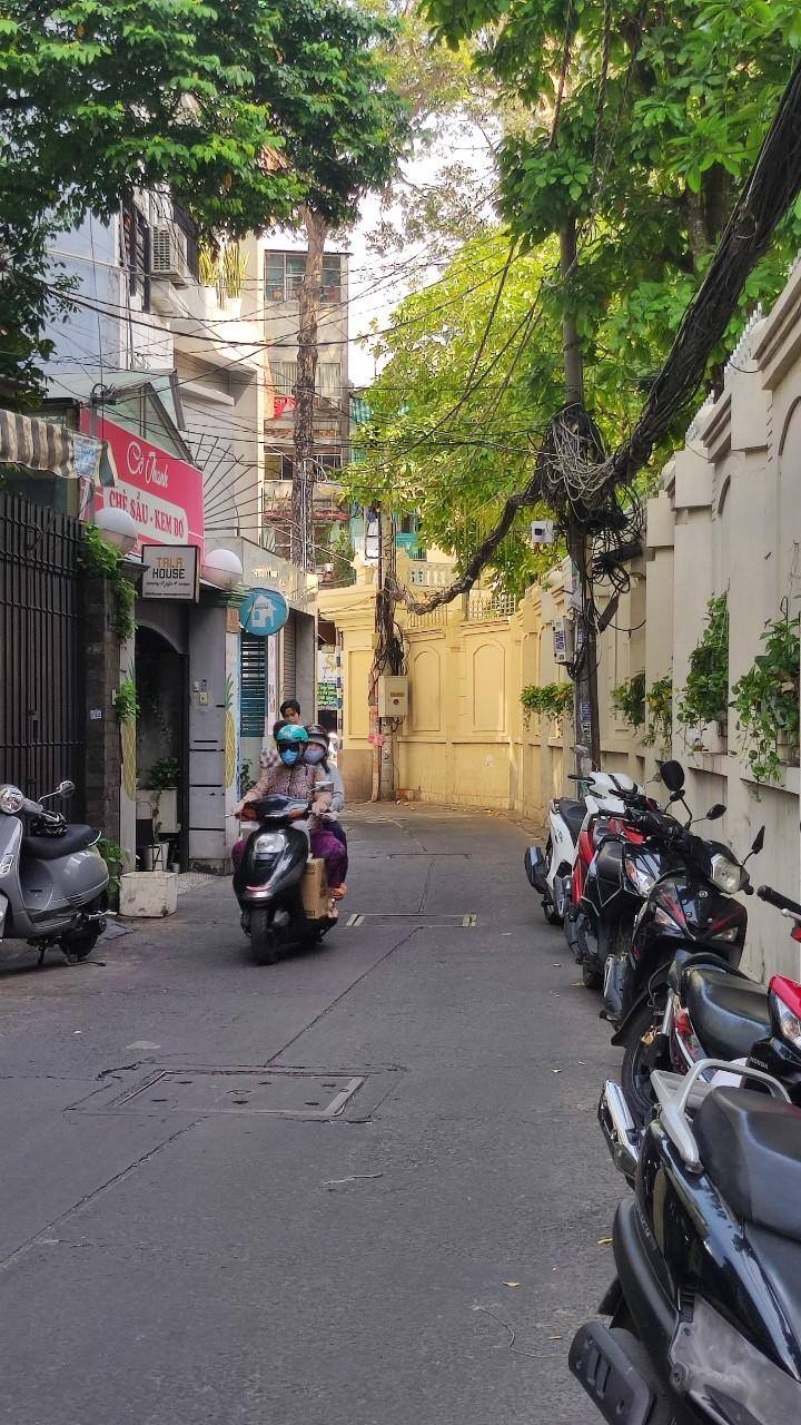 Khách sạn Cống Quỳnh Quận 1 75m² giá 20 tỷ - Đầu tư sinh lời cao!