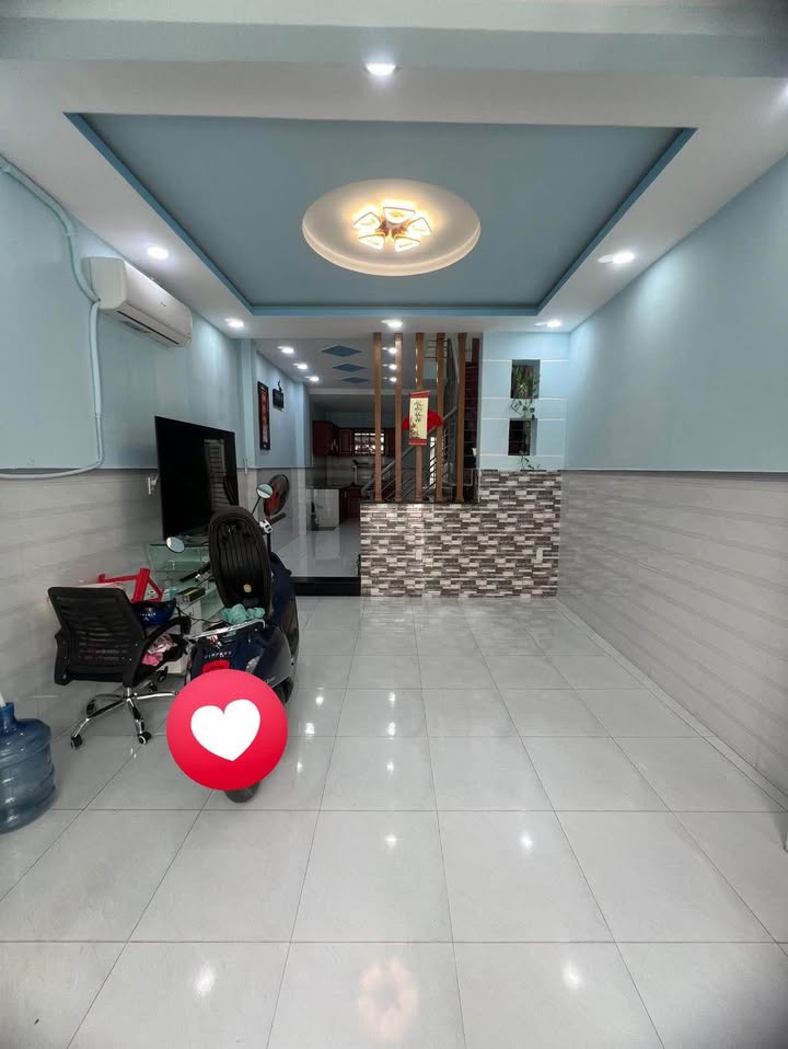 Nhà thuê hẻm Phú Thọ, Quận 11, 56m² giá 12 triệu - Không gian rộng rãi, thoáng mát!