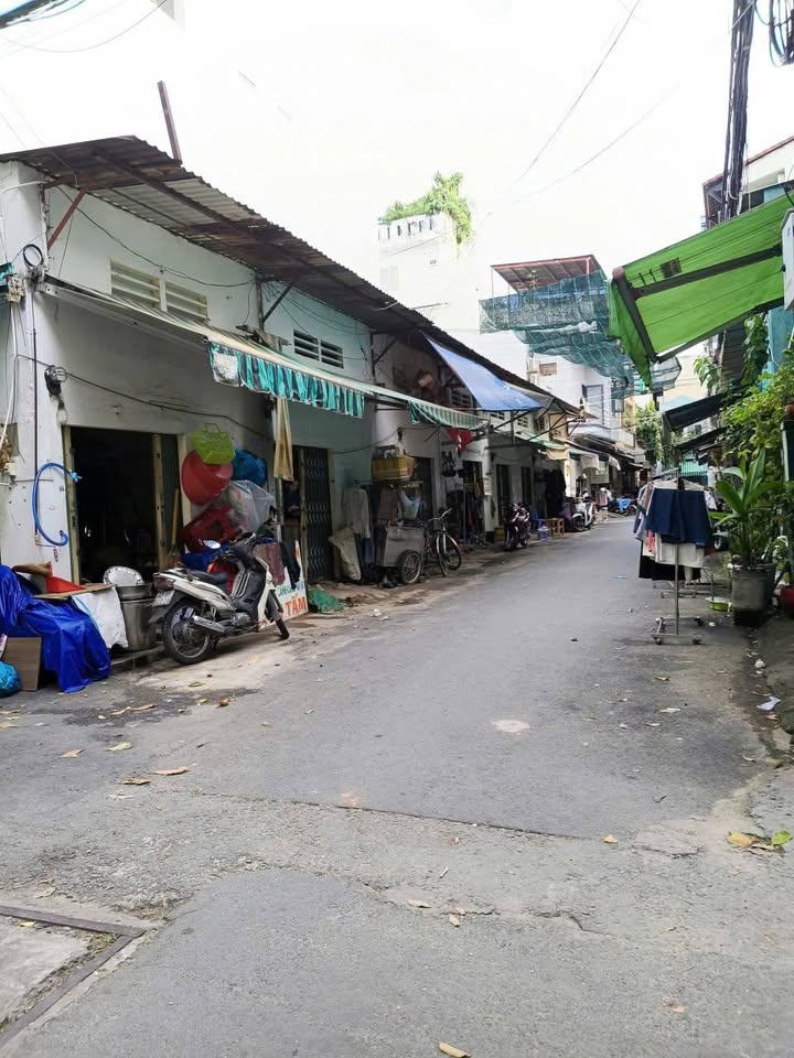 Bán nhà cấp 4 góc 3 mặt tiền Văn Chung, Tân Bình 120m² - Tiện xây căn hộ dịch vụ!