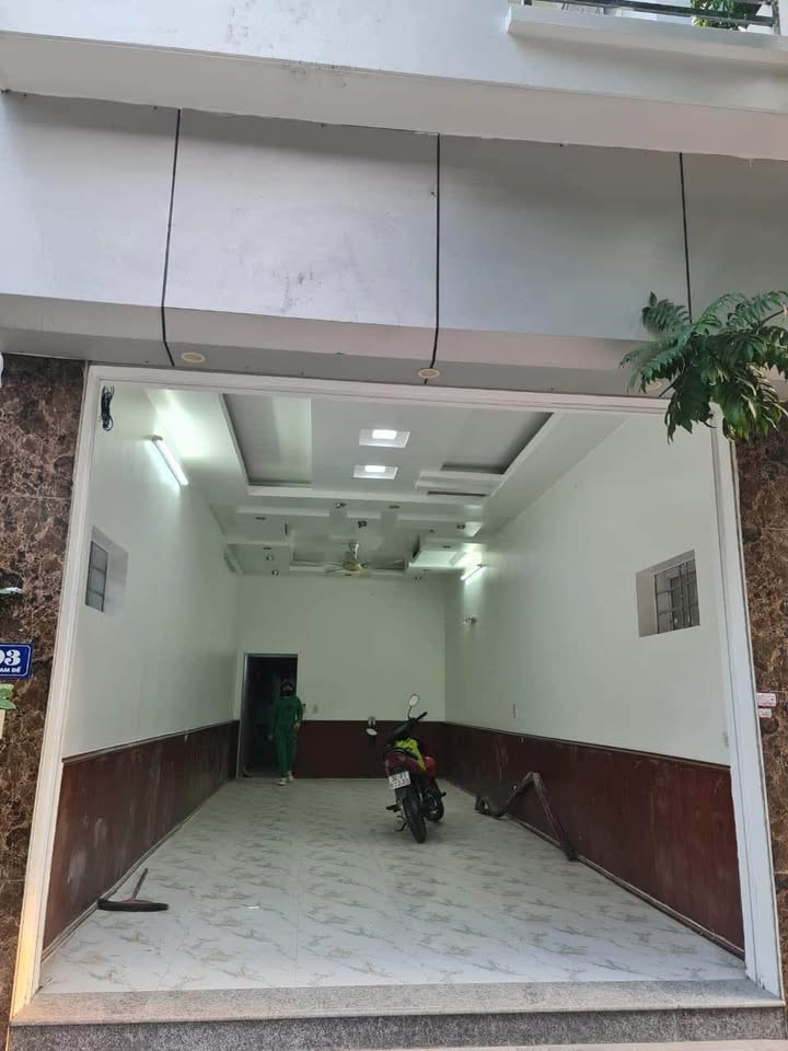 Nhà 3.5 tầng mặt phố Lý Nam Đế, Hải Dương - 64m² giá 3.9 tỷ, thương lượng!